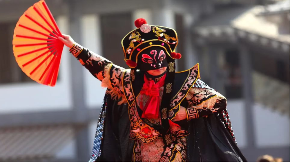 Sichuan Opera face-changing